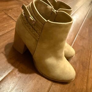 Stylish Tan Ankle Boots